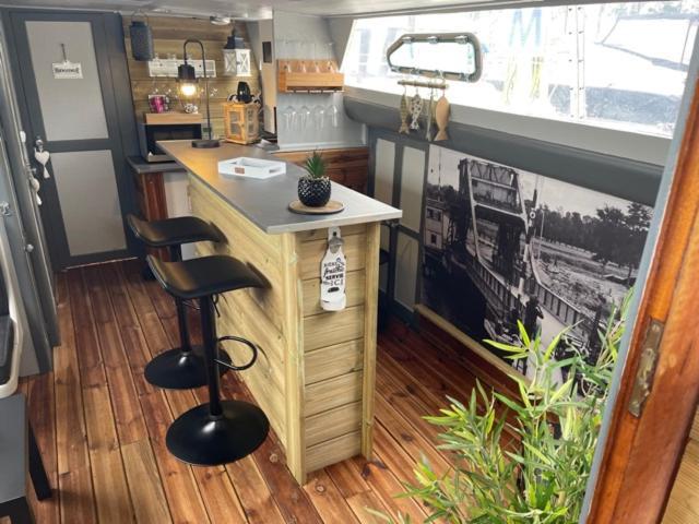 Exceptionnel Bateau Maison Reine Mathilde Ouistreham Exterior photo